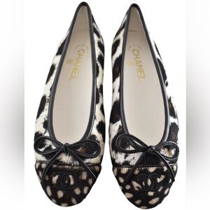 Chanel 26S Black White Brown Pony Fur CC Logo Bow Tie Ballet Ballerina Flat 38.5